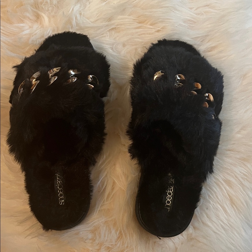 Black Furry Claw Slippers